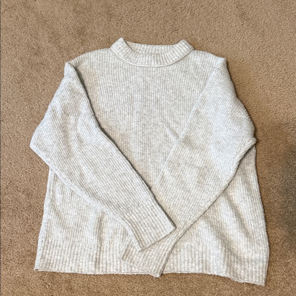 American Eagle Outfitters Light Heather Gray Crewneck Sweater